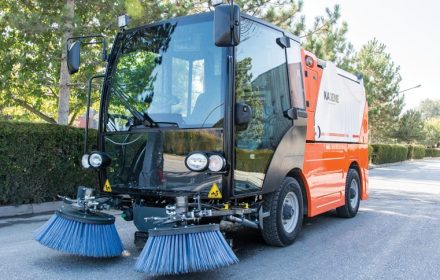 Cleaning of historical narrow streets in Beyoğlu was solved with national technology