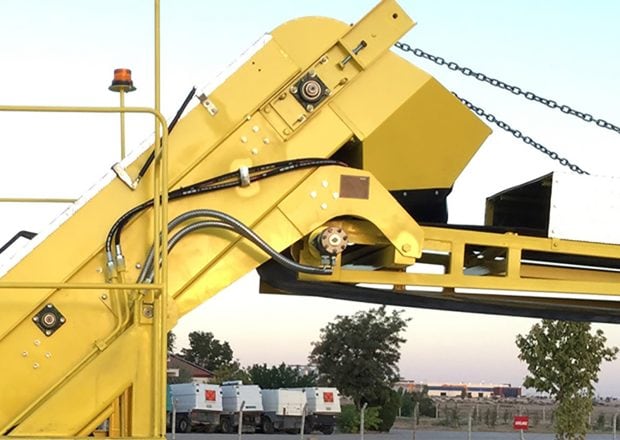 Kademe-Kamyonla-Çekilir-Tip-Yol-Süpürme-Makinası-1