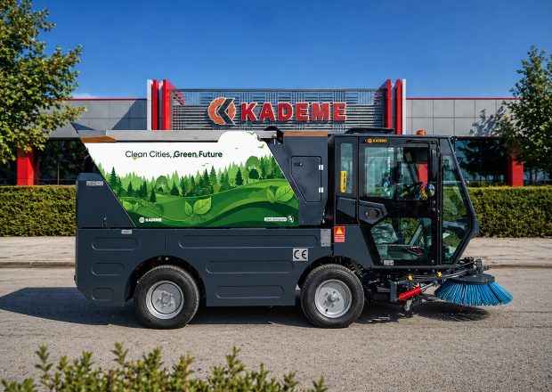 kademe-aga-3000-electric-compact-road-sweeper-side